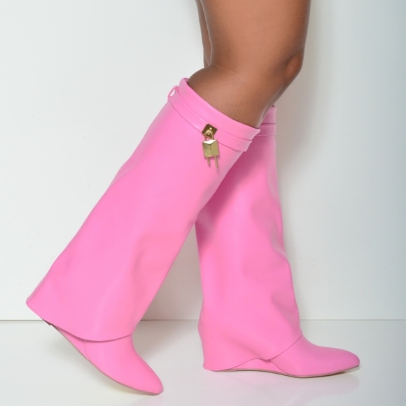 COPY - Latto Fold Over Lock Boots - Picture 1 of 3